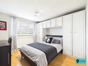 Bedroom- click for photo gallery